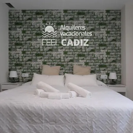 Damia, Feel Apartment Cádiz