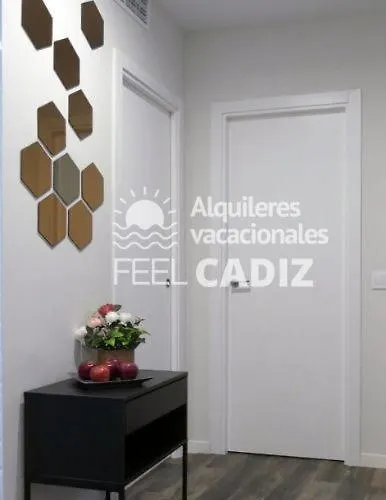 Damia, Feel דירה